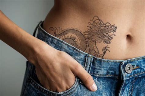 Tatuagem Intensa No Quadril - Tatuagem no Quadril Feminina 2025: Fotos - HPG