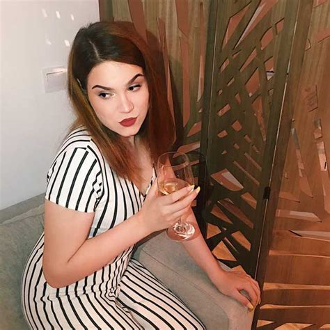 LYANNA (@lyanna_queen) | Photos and Outfits on 21 Buttons