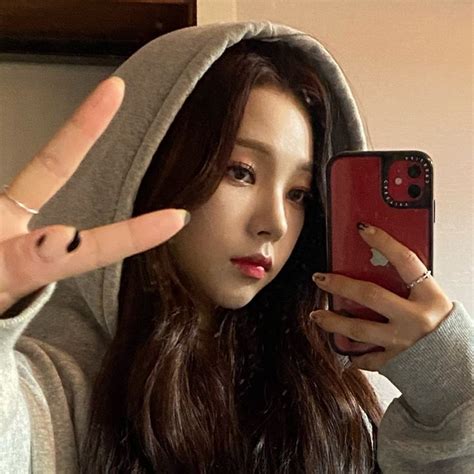 karina icon | Gadis ulzzang, Foto teman, Selebritas