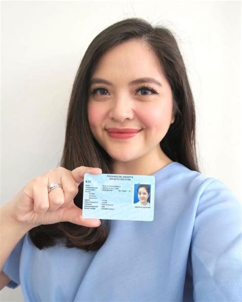 foto ktp tasya kamila curi perhatian asimetris aja cakep banget