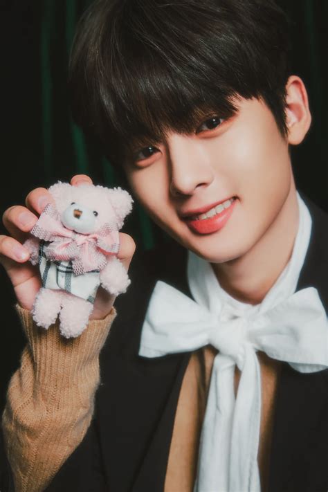 Уно | K-pop вики | Fandom