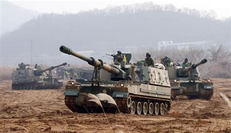 South Korean K9 Thunder self-propelled howitzers [4044 x 2340] : r ...