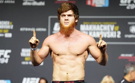 Боец UFC Шара Буллет получил американскую визу