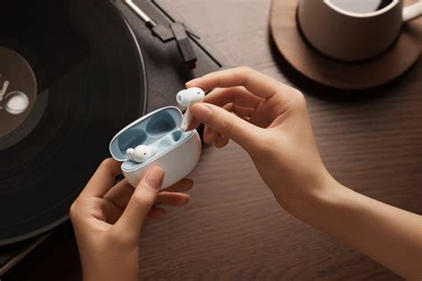 Oppo представила TWS-наушники Enco Free2i и модель с нашейной ...