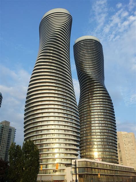 A Comprehensive Guide to Living in Mississauga, Ontario 8