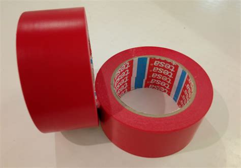 купить КРАСНЫЙ разметочный скотч TESA 60760 для напольной разметки и ...