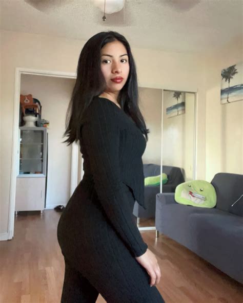 Evelyn González (@evelyngonzalez7166) • Instagram photos and videos