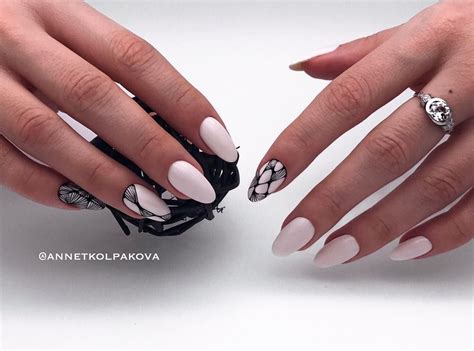 Классический маникюр без мацерации💦🙅🏼 Покрытие #luxio_ivory Дизайн с ...