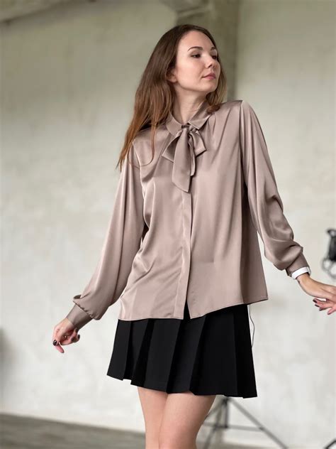 Шелковая рубашка с бантом | Long sleeve blouse, Sleeve blouse, Fashion