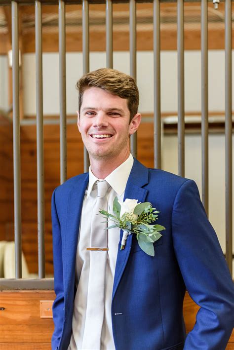 A Blush and Navy Wedding | The Culpepper Barn | Virginia Beach