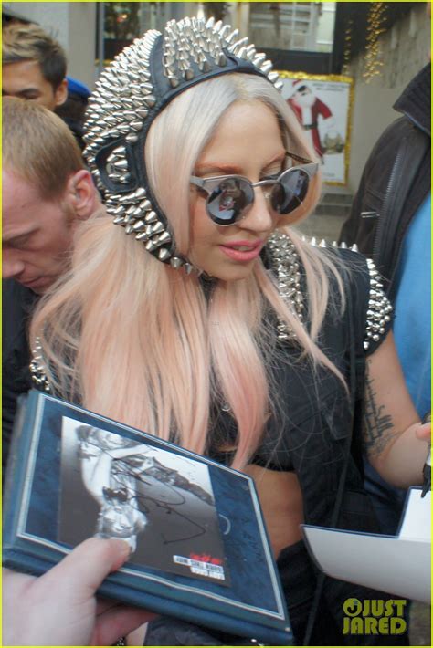 Lady Gaga: Unreleased Song Coming on Christmas Day! - Lady Gaga Photo ...