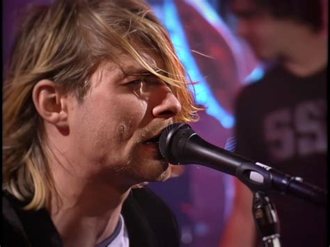 Live and Loud HD upscale screenshot : r/Nirvana