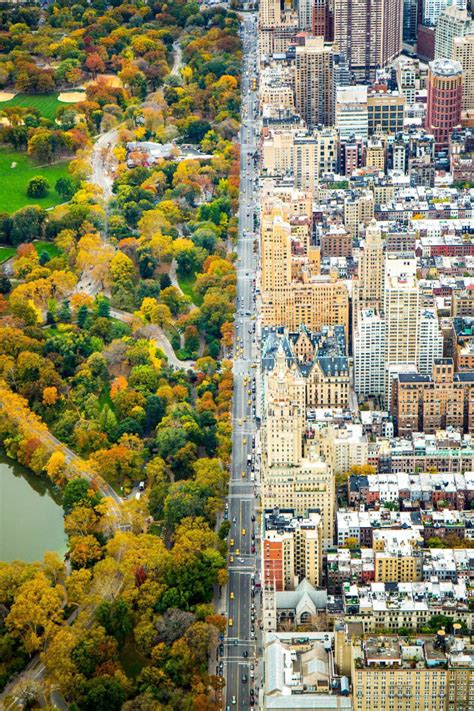 Two worlds divided, New York, USA : r/pics