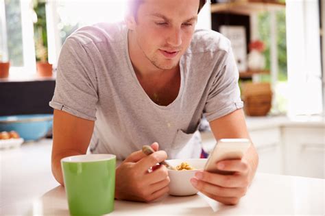 Staying plugged in to work colleagues leads to less efficiency - Earth.com