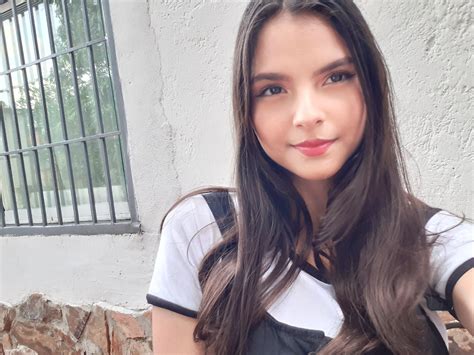 Marii. on Twitter: "18 añitos pero carita de 15 https://t.co/RIqGaWpfzL