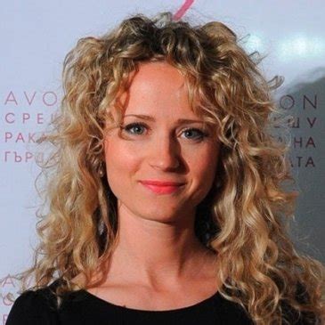 Мими Николова (Марийка Николаева) - певица - Биография
