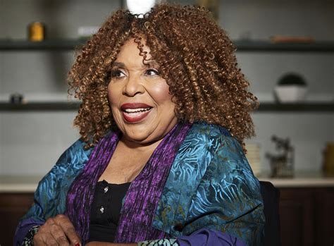 Roberta Flack has ALS, now 'impossible to sing,' rep says | AP News