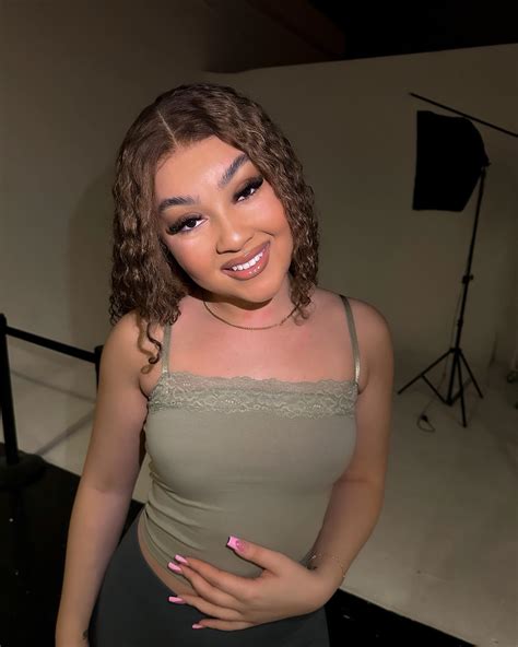 Britney Quinn (@britneyquinn_) • Instagram photos and videos