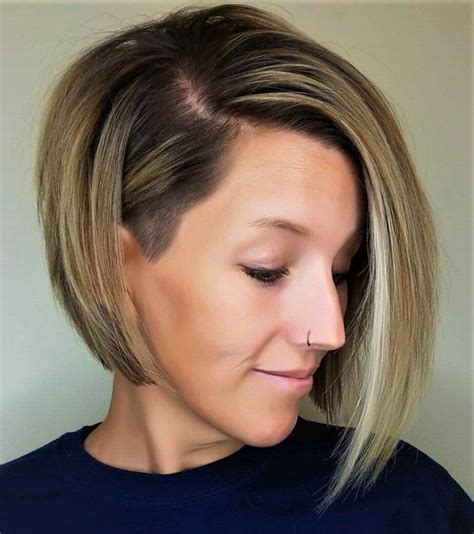 2021 Ассиметричный боб каре 178 фото | Short hair cuts, Short blonde ...