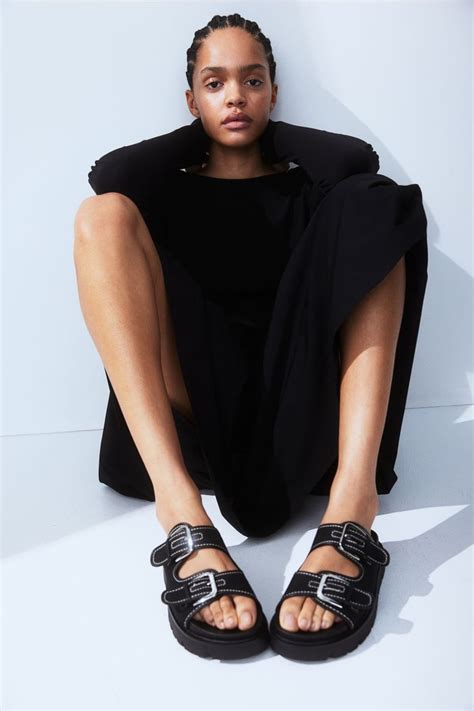 Chunky Sandals - No heel - Black - Ladies | H&M US