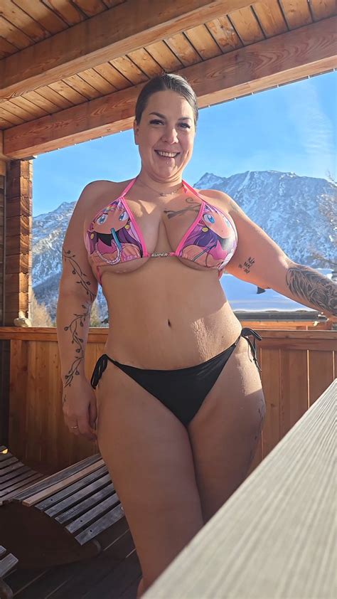 chubby women wear bikinis