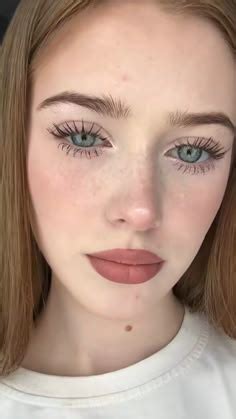 beautiful eyes beautiful girl | Pale face makeup, Date night makeup ...