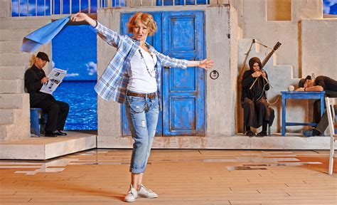 MAMMA MIA! - Teatr Muzyczny Roma - Odkryj świat musicali!