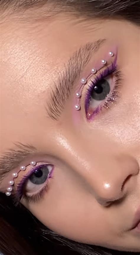 Пин от пользователя AnnaLewis💌 на доске Makeup🌈 | Виды макияжа, Макияж ...