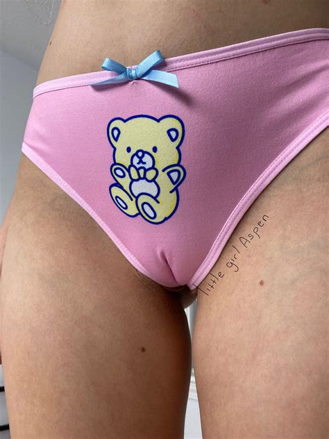 My tight little camel toe : r/cameltoeoriginals