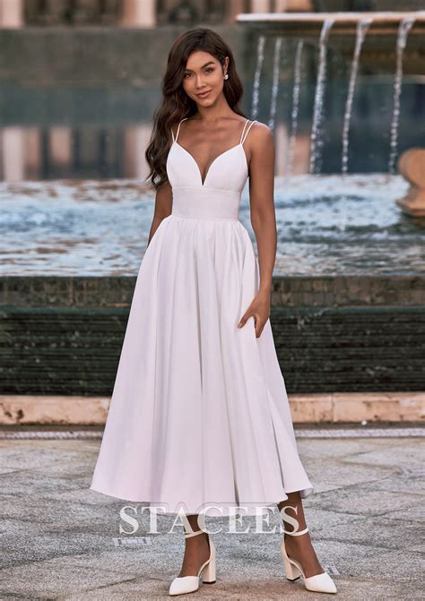 V neck tea length wedding dress | Beachweddingtips.com