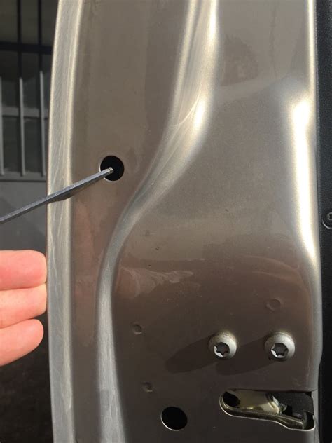 how to repair car door handle