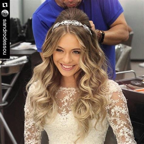 Penteado Noiva Solto Com Tiara - Penteado de noiva preso com tiara | Penteado noiva solto véu, Penteado ...
