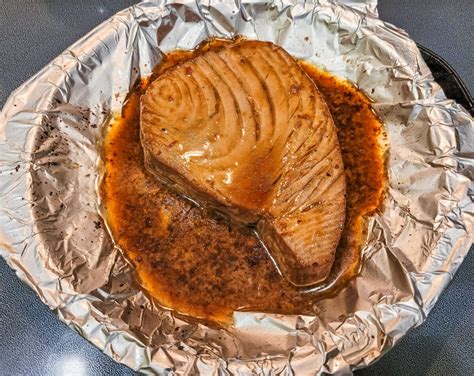 How to Cook a Tuna Steak in Oven in Foil: 3 Easy Steps