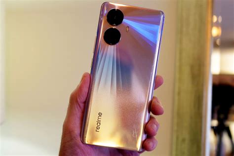 «Этот экран должен быть на всех телефонах». Появились обзоры Realme 10 ...