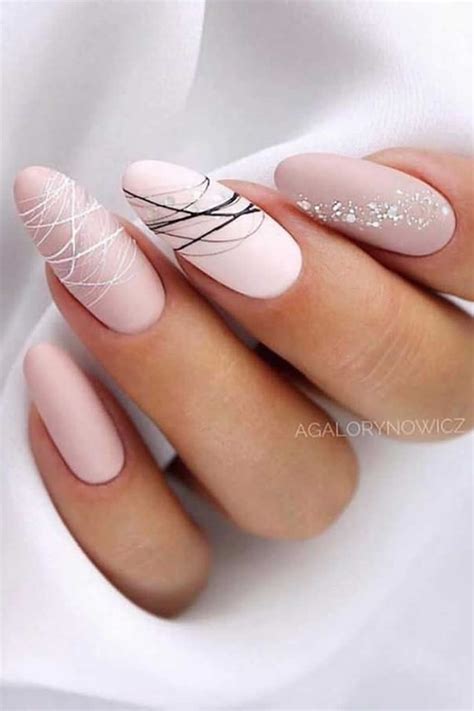 Uñas de novia, tendencias 2022 : Fiancee Bodas