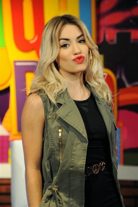 Los mejores looks de Lali Espósito | Glamour, Celebrity and Singers