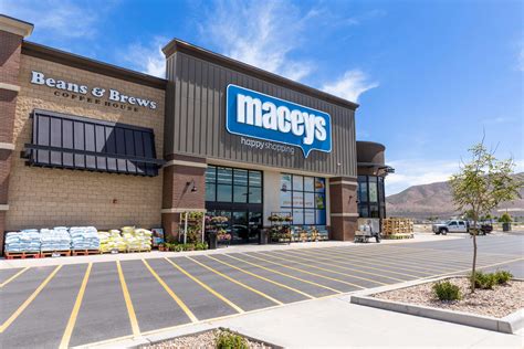 Macey’s Celebrates Grand Opening in Eagle Mountain - Associated Food Stores