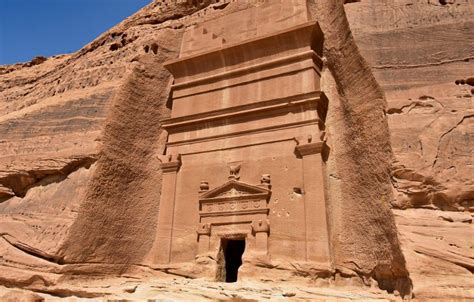 Hiking at Al Nafud Desert & Exploring Saudi Arabia