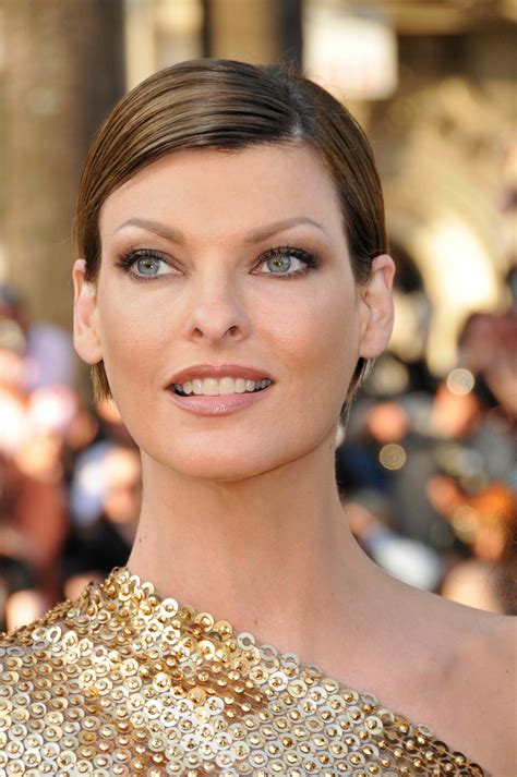 21 of Linda Evangelista’s Greatest '90s Beauty Moments | Vogue