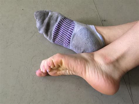 Ever wondered what a dancer’s feet smell like? : r/smellysocks