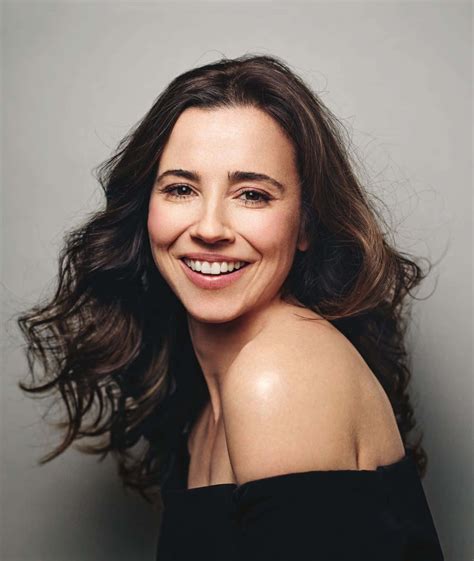 Linda Cardellini Nude Pics