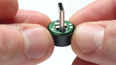 An Engineer Has Created the World's Smallest MIDI Synthesizer - EDM.com ...
