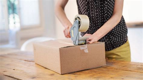 Guide to packaging & shipping cosmetics and beauty products | DHL Hong ...