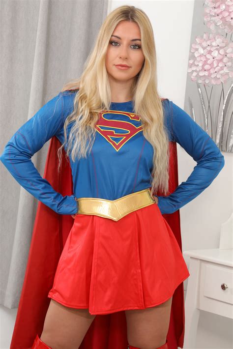 Elle Hunter (Elle M) – Superhero Academy
