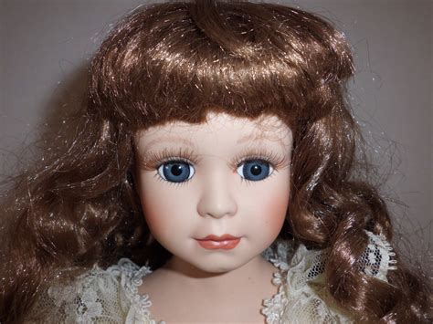 2560x1440 wallpaper | porcelain doll wearing white lace dress | Peakpx