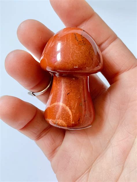 Mushroom carving (~2 inch) – Midwest Shores