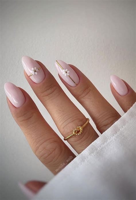 Bloom into Summer with Gorgeous Floral Nail Designs : Neutral Nails