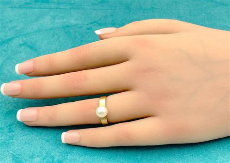 18ct Yellow Gold Pearl Solitaire Ring – kingsestate