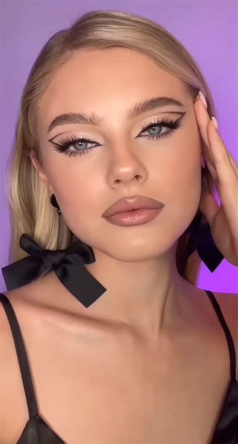 Стрелки для нависшего века | Acconciature moderne, Capelli e trucco ...