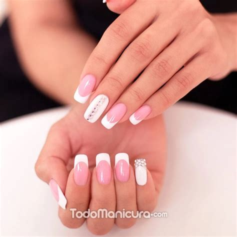 Uñas blancas: Diseños e ideas alucinantes este 2024